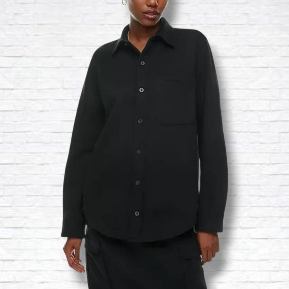 Aritzia TNA Cozy Fleece Boyfriend Black Button Down Shacket Jacket Size S
